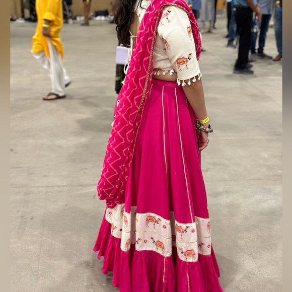Pink and cream traditional Chaniya choli - Picture 2 of 2